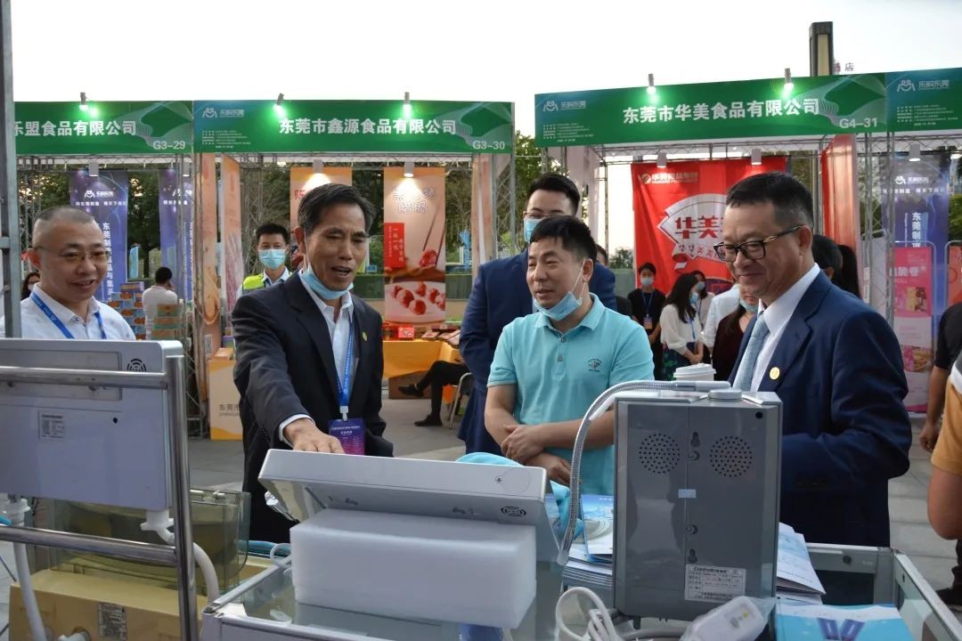 康福星科技参加【东莞制造选品与集彩大联盟展会】，市工商联主席亲临现场指导工作